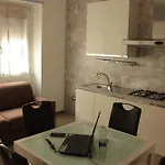 80056 Alojamento de Acomodação e Pequeno-almoço 4*