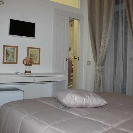 80056 Bed & Breakfast *