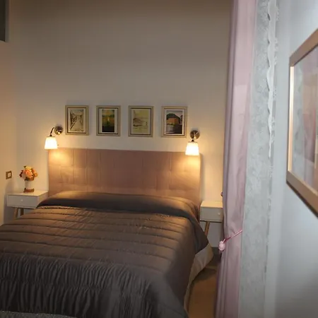80056 Bed & Breakfast *