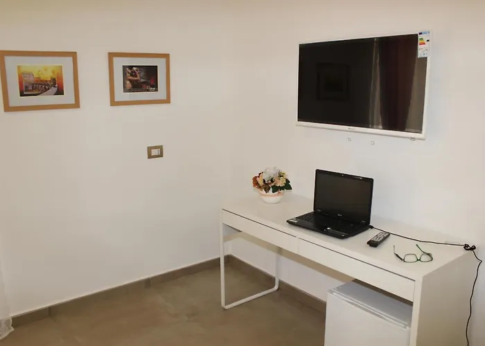 80056 Nocleg ze śniadaniem 4*