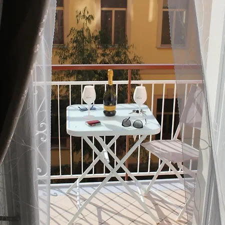 80056 Bed & Breakfast Ercolano